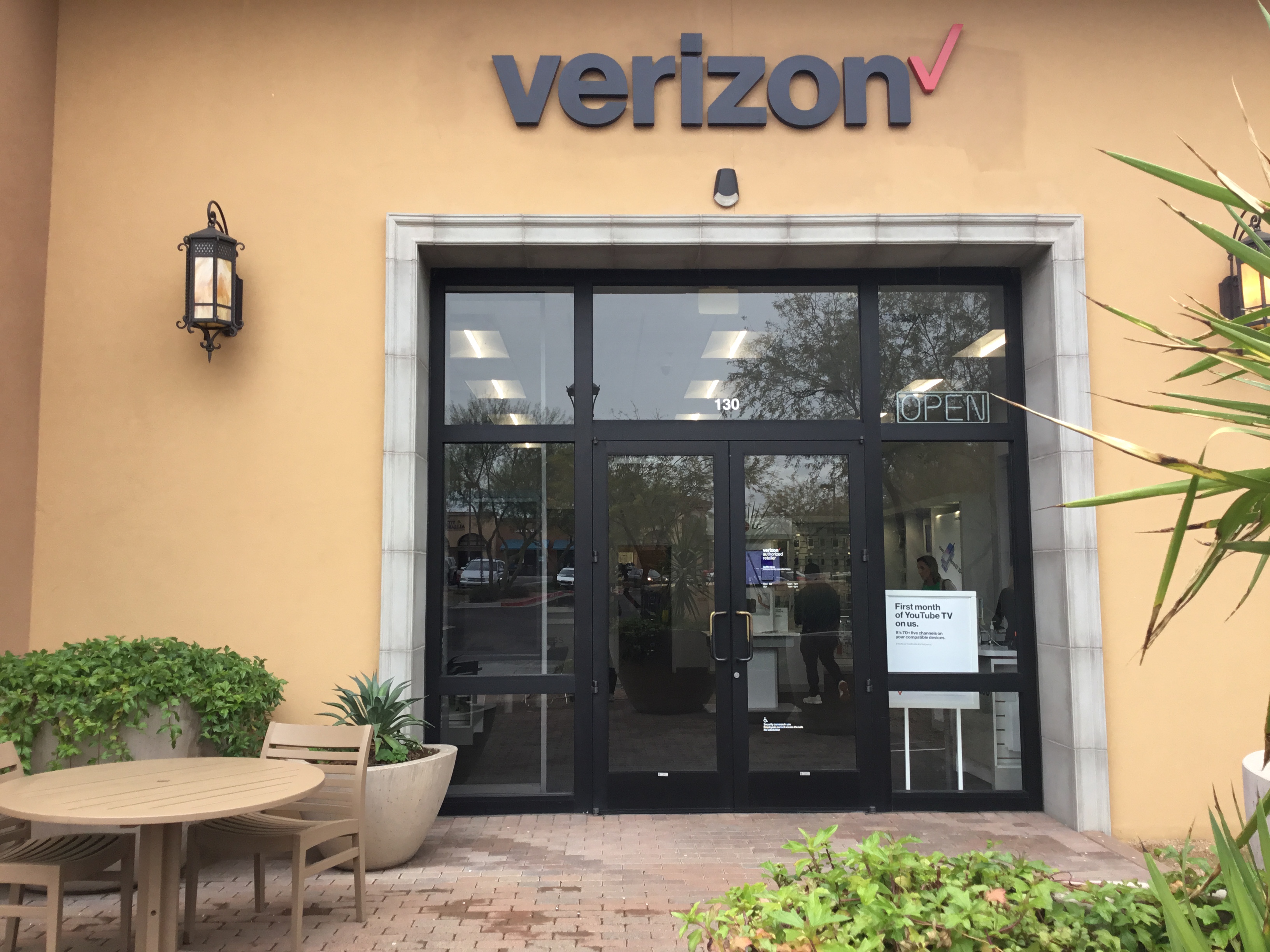 Verizon Authorized Retailer – GoWireless Photo