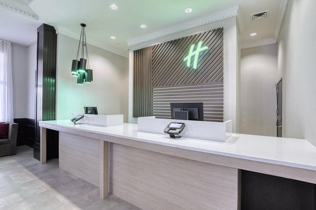 Images Holiday Inn & Suites Madison West - Middleton by IHG