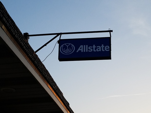 Images Michael Woods: Allstate Insurance