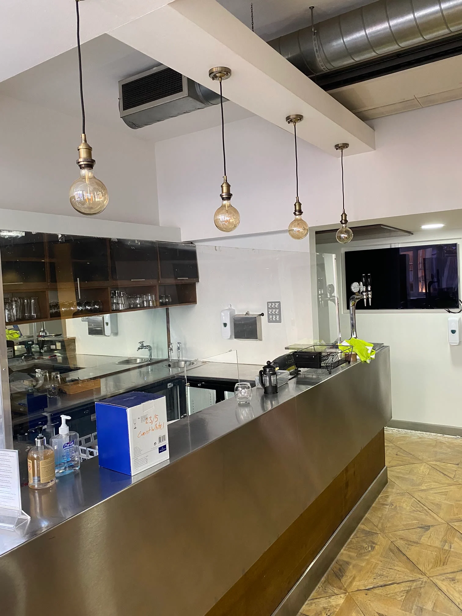 Images Vic's Decorators Ltd