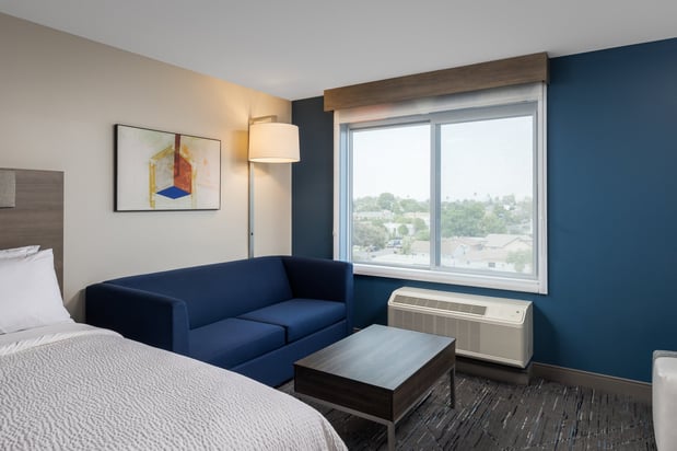 Images Holiday Inn Express & Suites Hawaiian Gardens by IHG