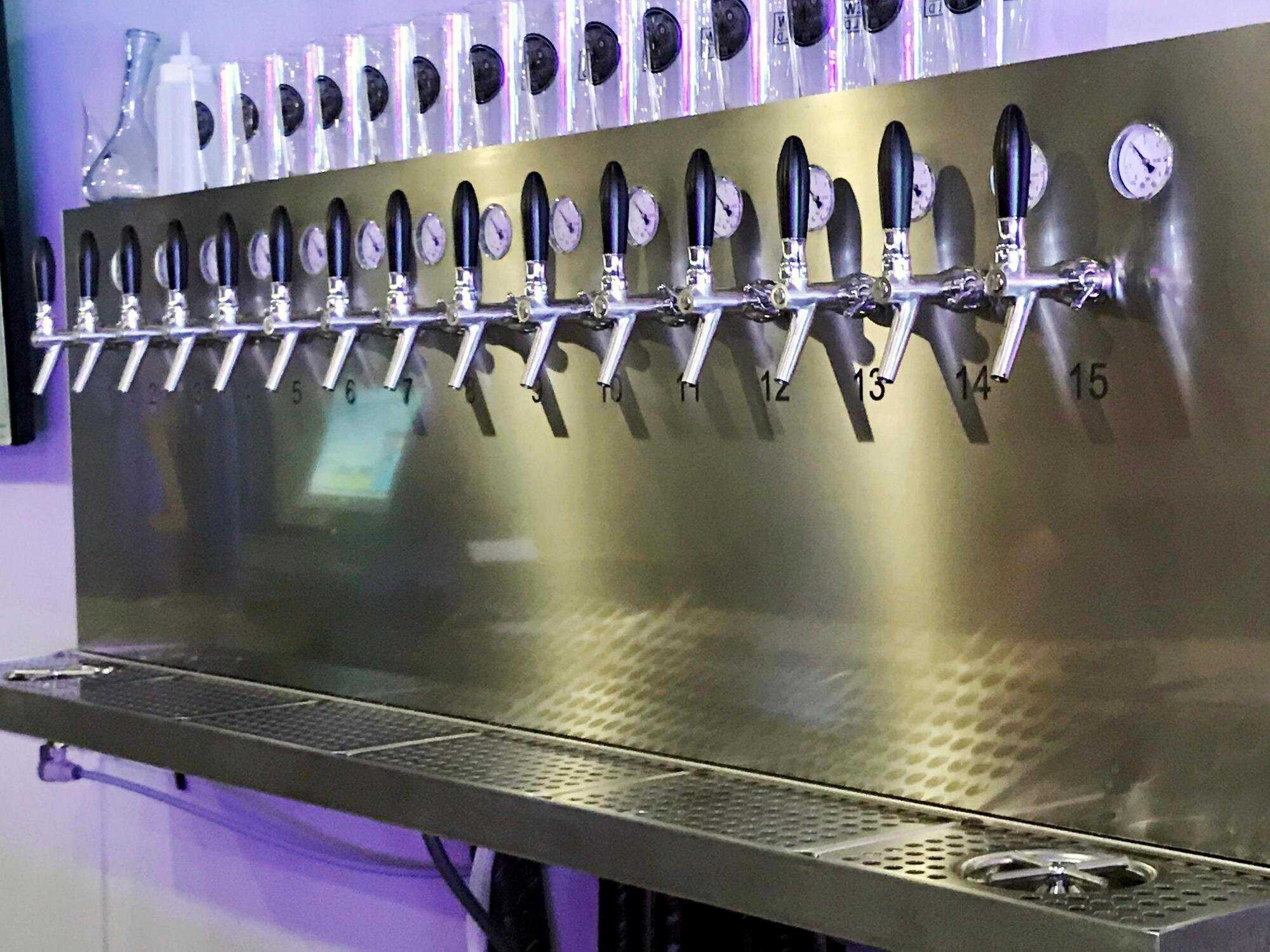 Images Install Beer  Alquiler de Grifos de Cerveza en Barcelona