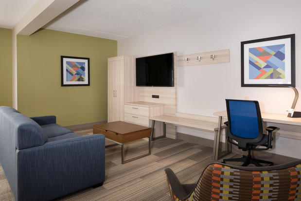 Images Holiday Inn Express Louisville Northeast by IHG