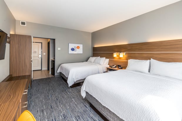 Images Holiday Inn Express & Suites Louisville Downtown by IHG