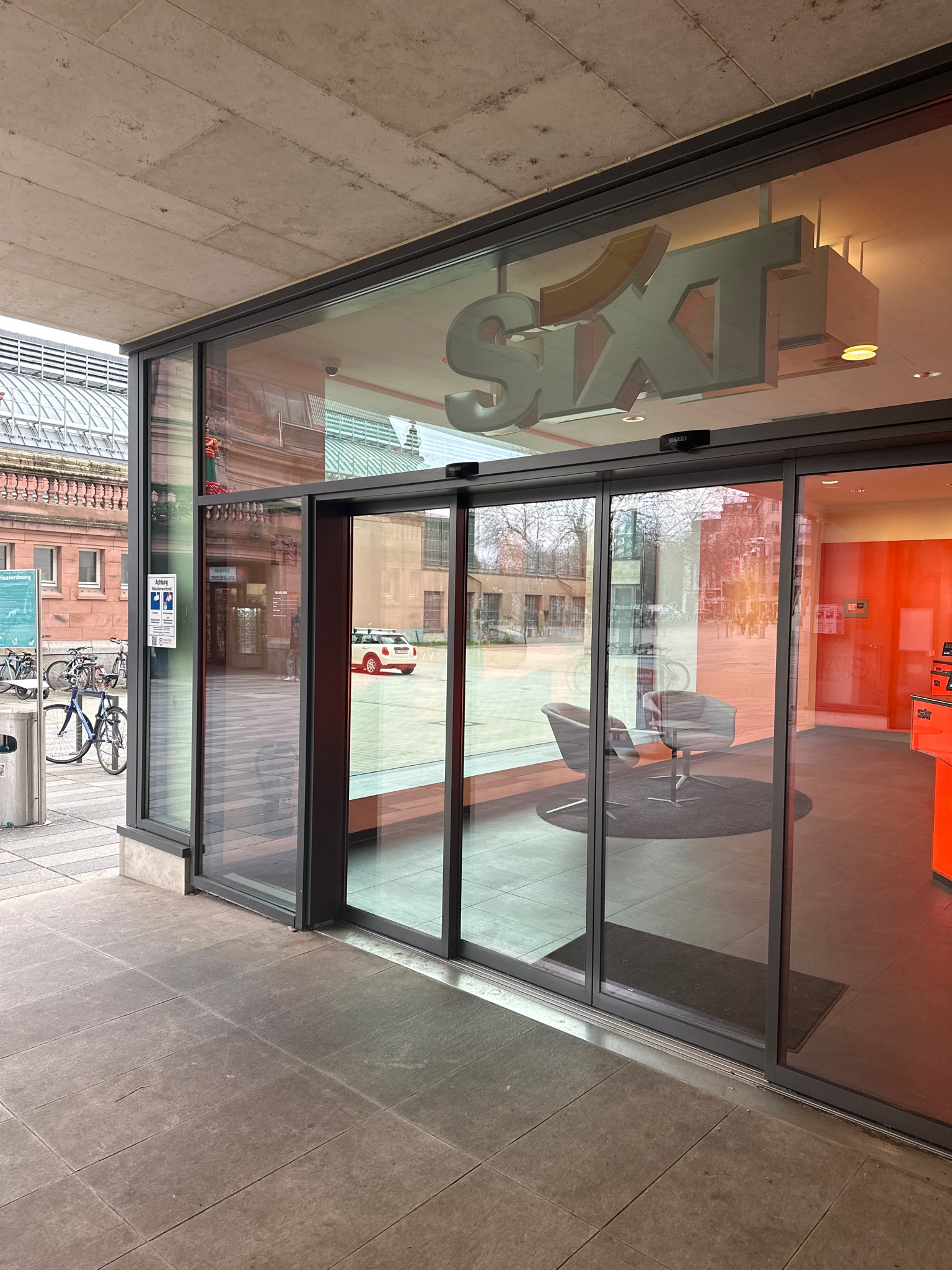 SIXT Autovermietung Wiesbaden Zentrum/Hauptbahnhof, Bahnhofsplatz 3, Lilien-Carre in Wiesbaden
