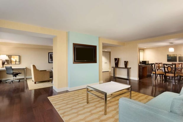 Images Embassy Suites by Hilton Boston Waltham