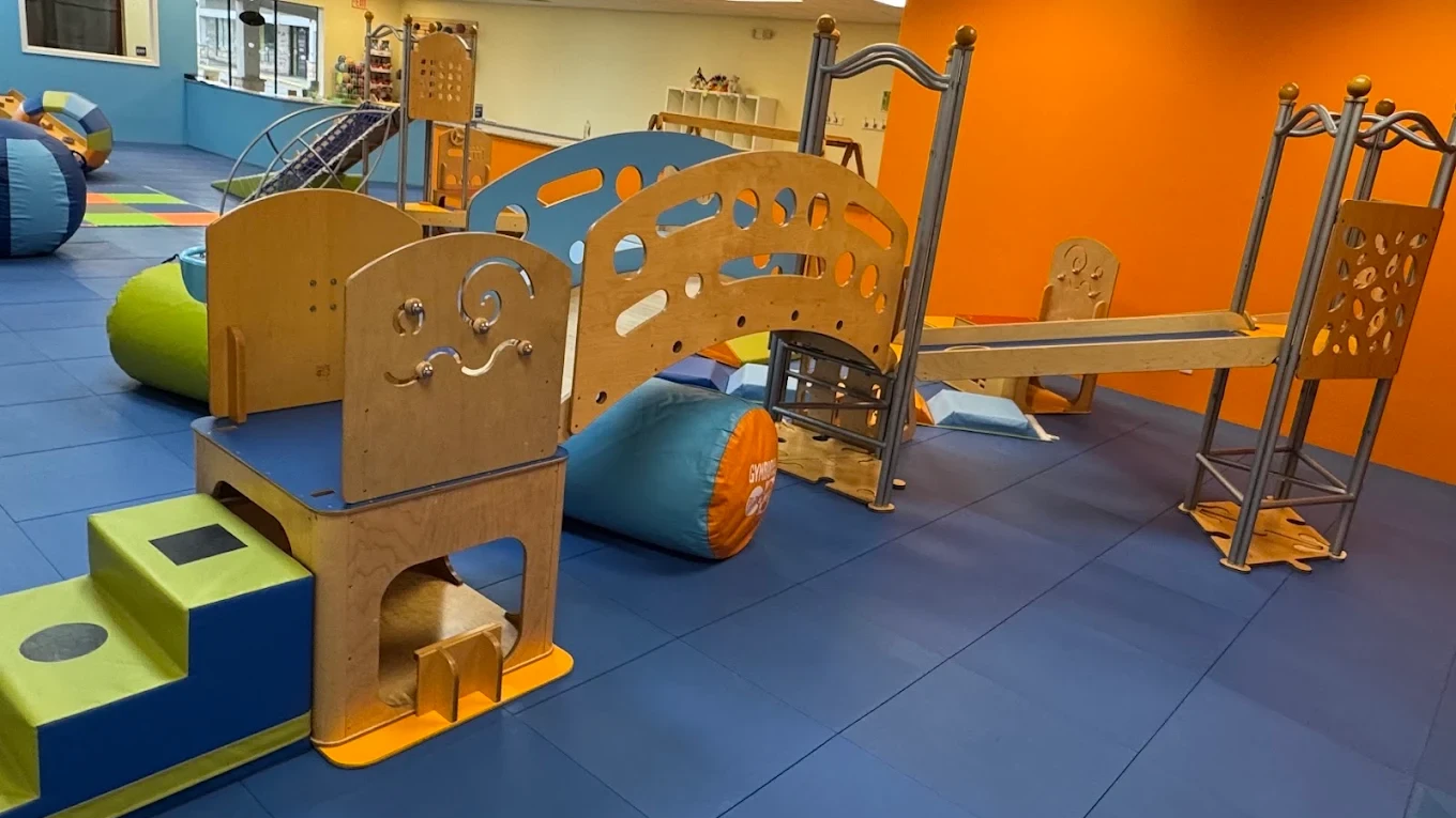 Let your busy toddler climb, move, and discover in a space created for active learning. Our toddler classes in Rochester Hills channel your child’s energy into playful experiences that build coordination, problem-solving skills, and confidence.