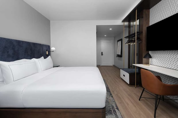 Images Hotel West & Main Conshohocken Philadelphia, Tapestry by Hilton