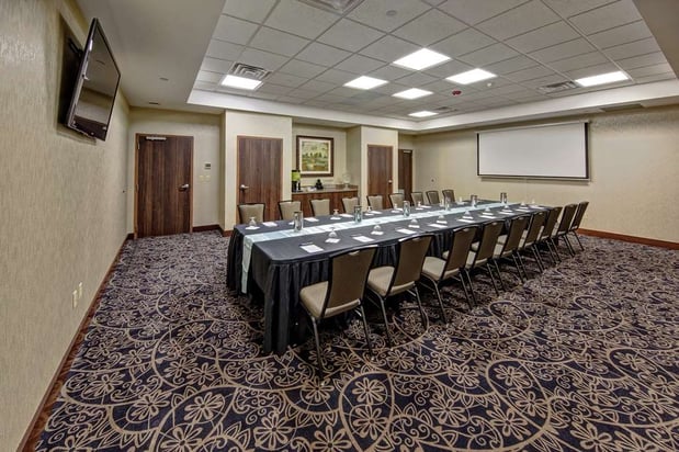 Images Hilton Garden Inn Tulsa Midtown