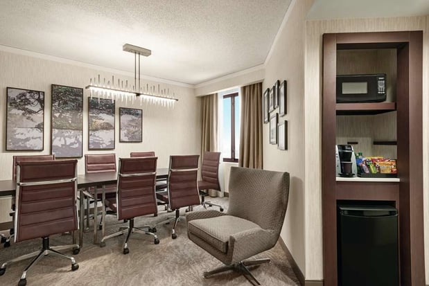 Images Embassy Suites by Hilton Chicago North Shore Deerfield