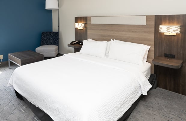 Images Holiday Inn Express & Suites Burlington - Mount Holly by IHG