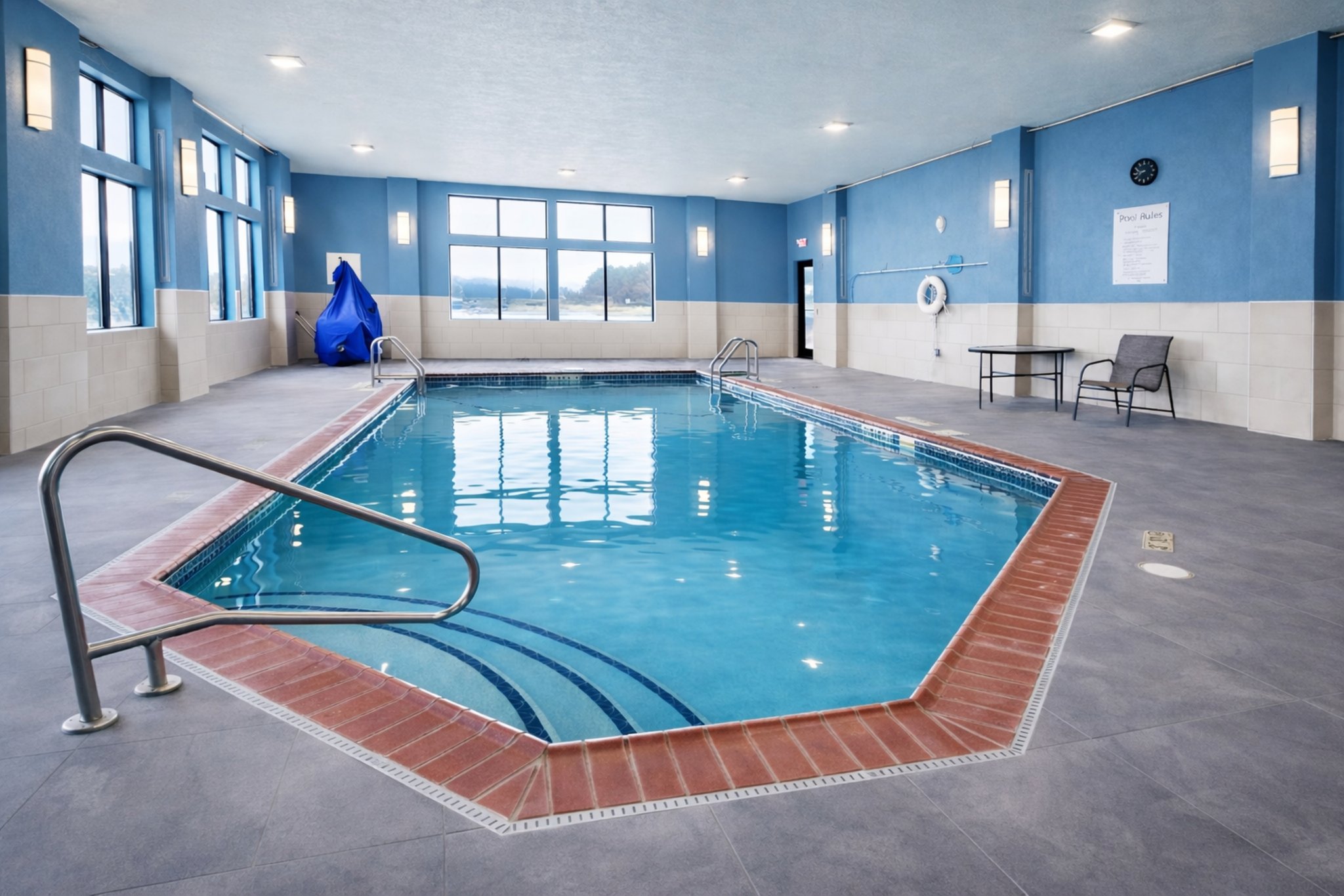 Holiday Inn Express & Suites Winner by IHG Image