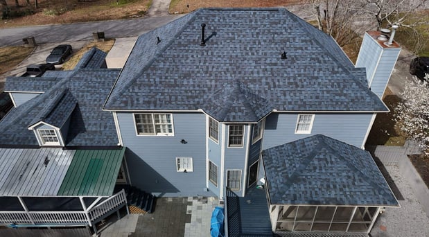 Images Valle's Roofing & Construction