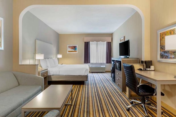 Images Best Western Plus New England Inn & Suites