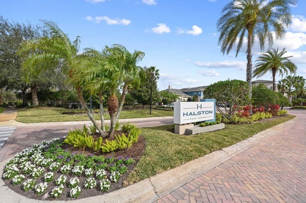 Images Halston Park Central
