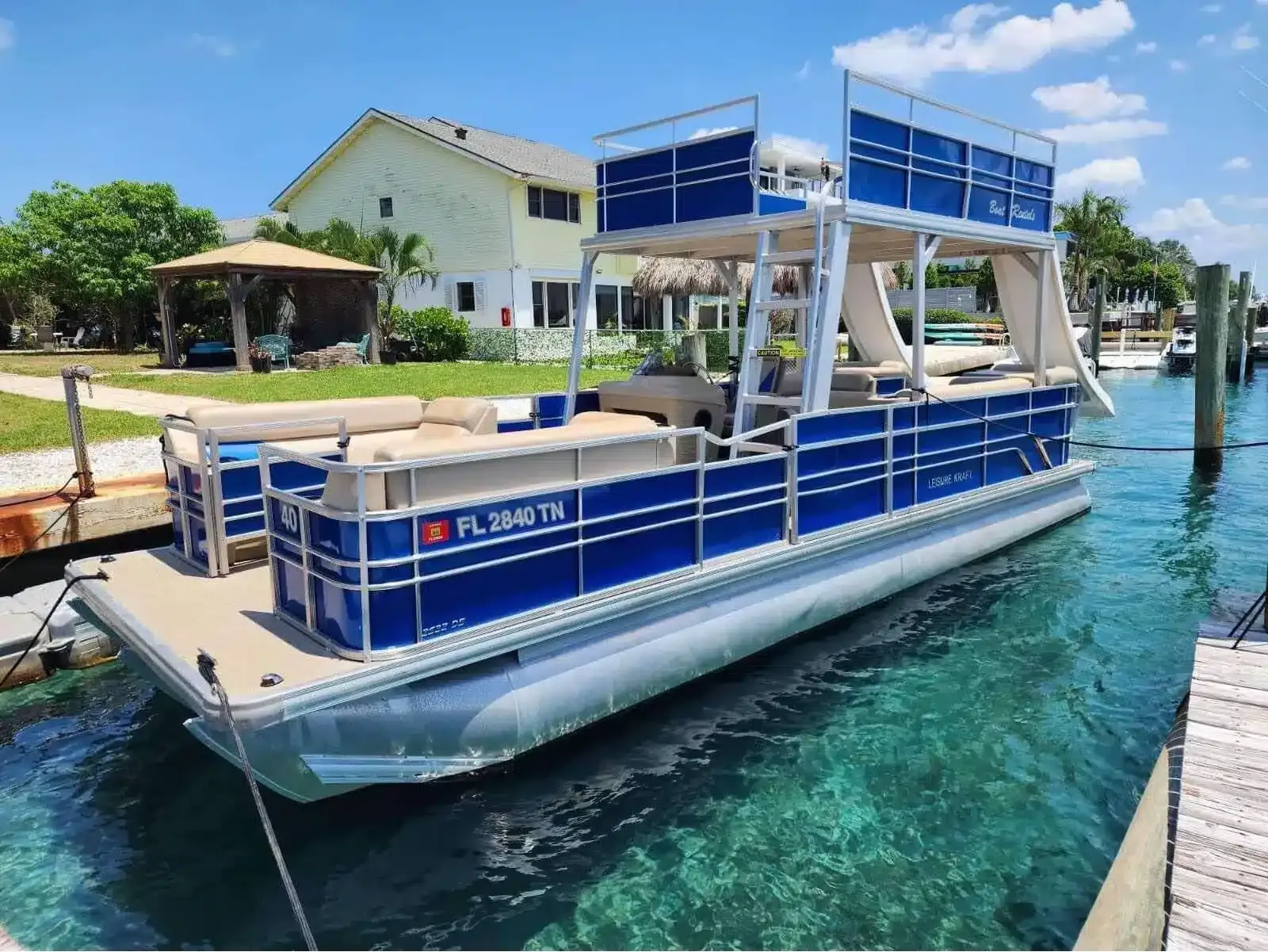 Sandbar & Mansion Tours – Cruise through the Intracoastal Waterway and visit South Florida’s most exclusive waterfront properties while stopping at popular sandbars for swimming, lounging on lily pads, and paddleboarding.