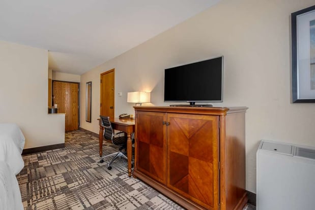 Images Best Western Plus Dubuque Hotel & Conference Center