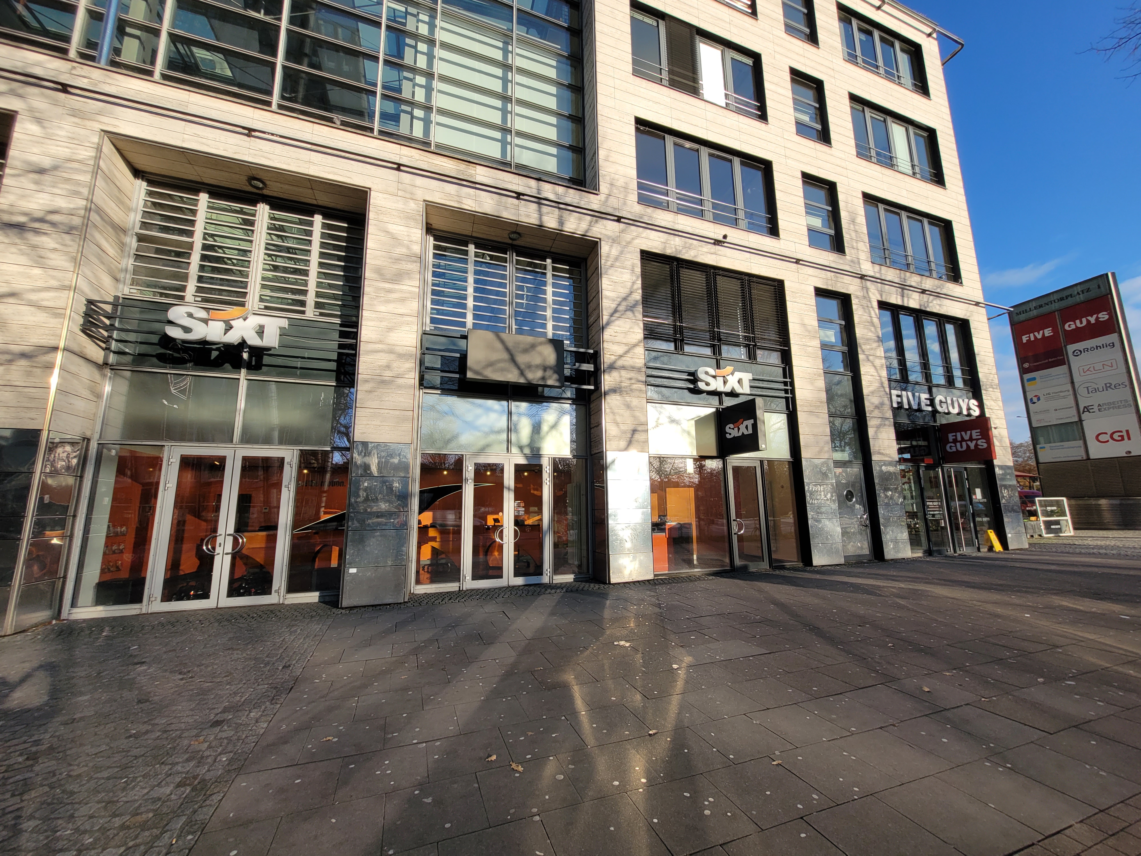 SIXT Autovermietung Hamburg Reeperbahn, Millerntorplatz 1 in Hamburg