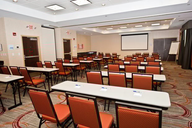 Images Holiday Inn Express & Suites Columbus - Easton Area by IHG