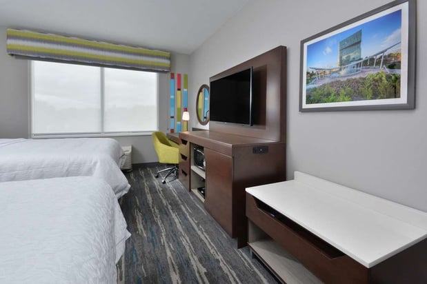 Images Hampton Inn & Suites by Hilton Charlotte North I 485