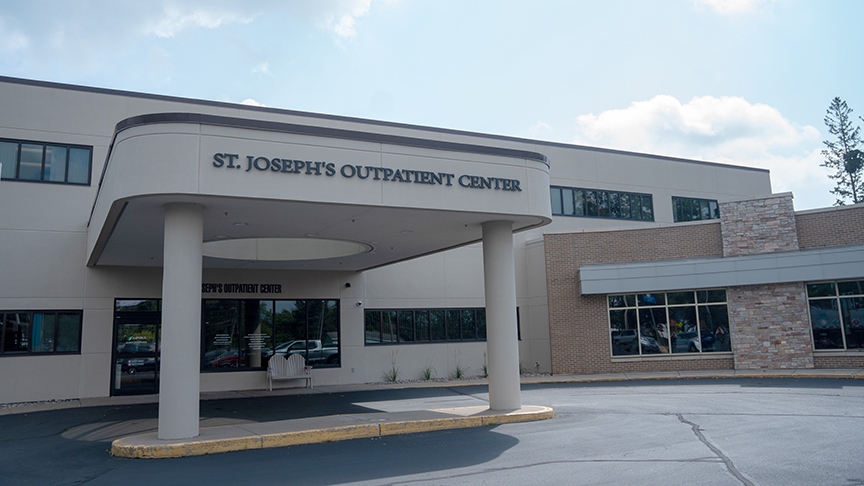 photo of St. Joseph's Outpatient Center front entrance