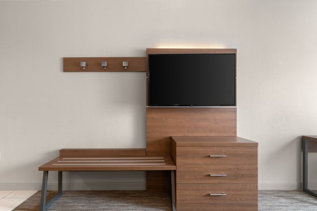 Images Holiday Inn Express & Suites Coralville by IHG