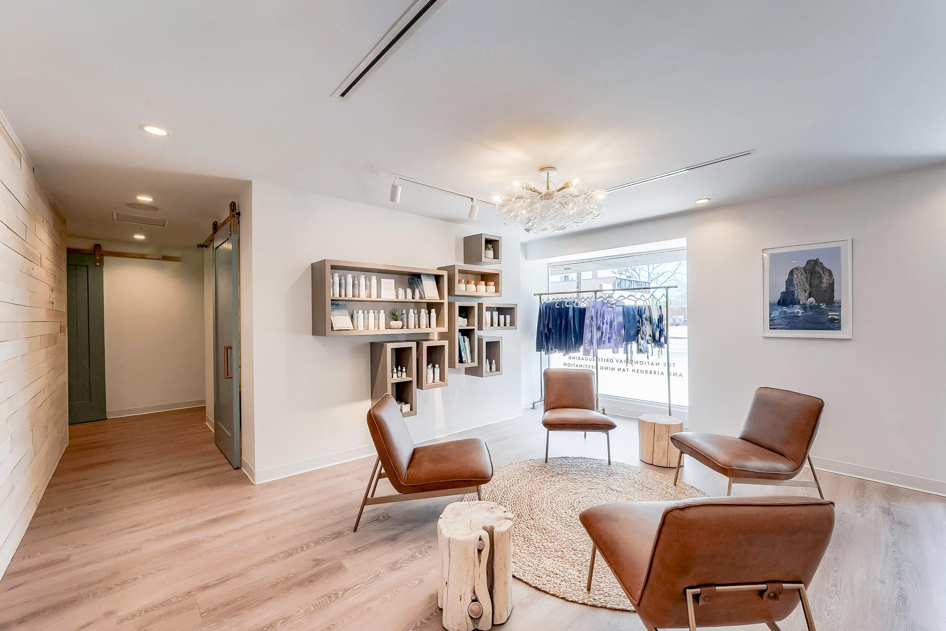 SUGARED + BRONZED Highland Park lobby