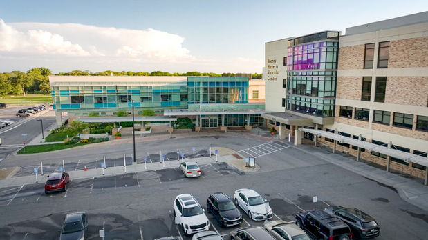 Images The Mother Baby Center at Mercy with Children's Minnesota