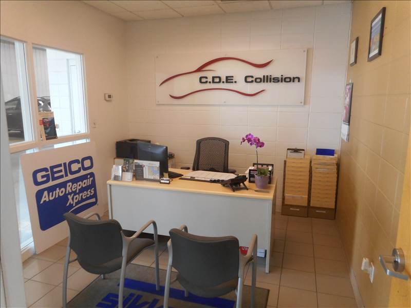 Images CDE Collision Center-Portage