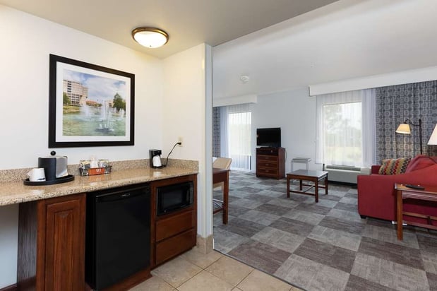Images Hampton Inn & Suites Baton Rouge - I-10 East