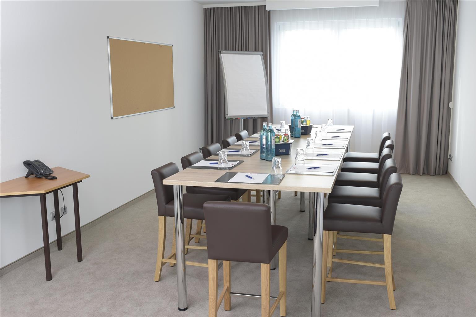 Best Western Queens Hotel Pforzheim-Niefern, Pforzheimer Strasse 52 in Niefern