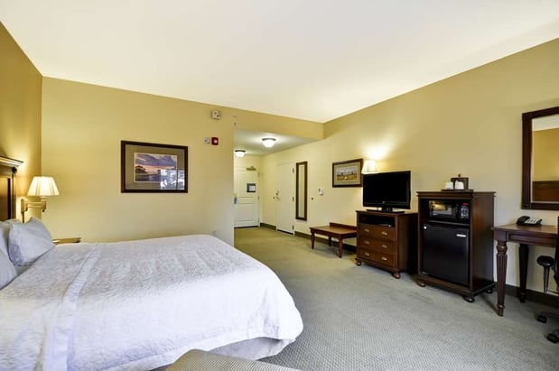 Images Hampton Inn & Suites North Charleston-University Blvd