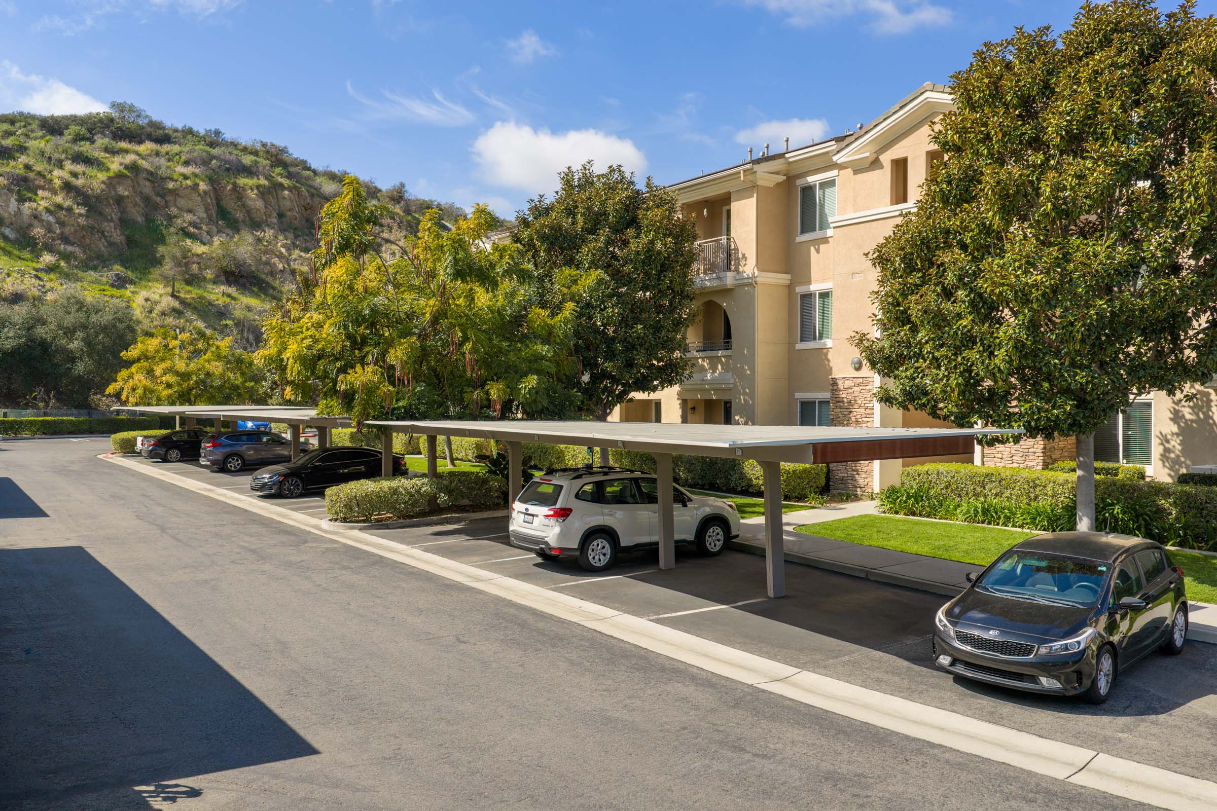 camden-old-creek-apartments-san-marcos-ca-carports