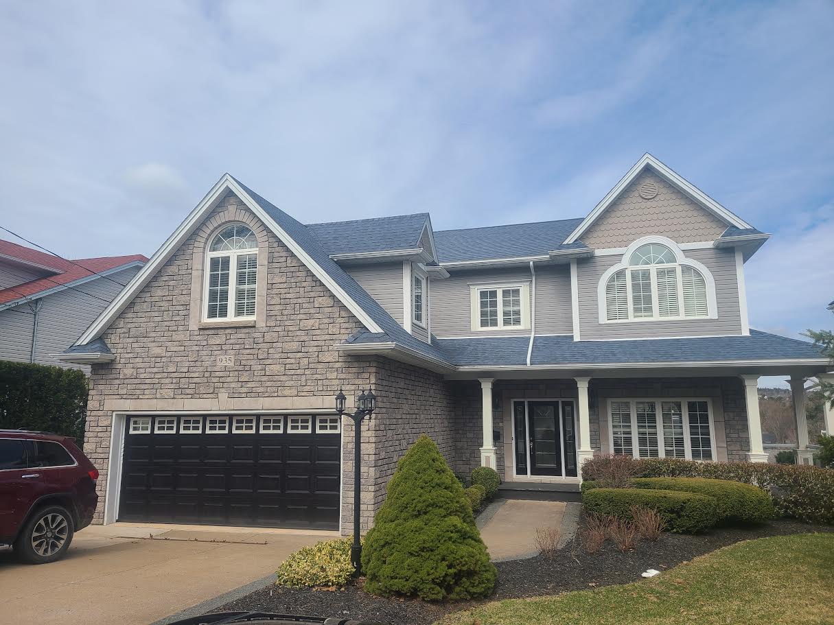 Images R&R ROOFING & RENOVATIONS LTD