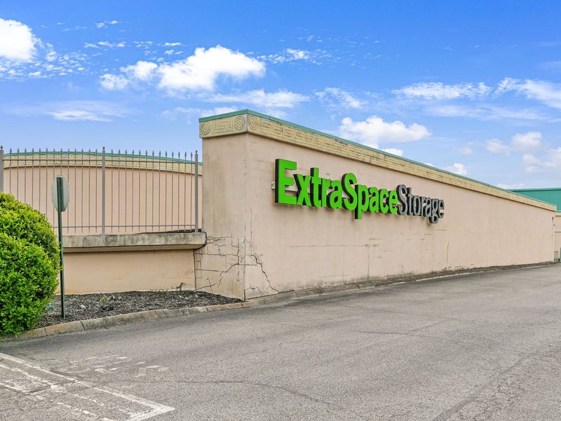 Images Extra Space Storage