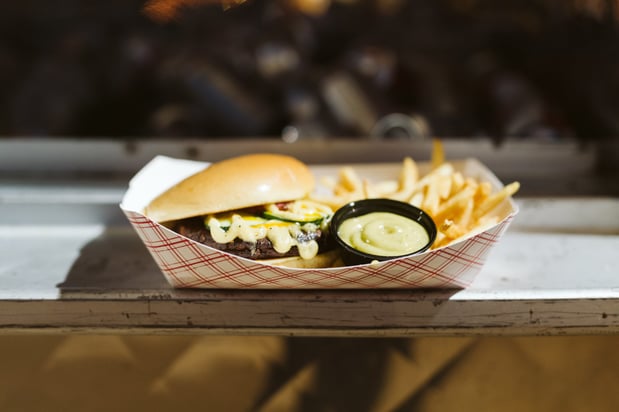 Images Aioli Gourmet Burgers - 32nd & Shea