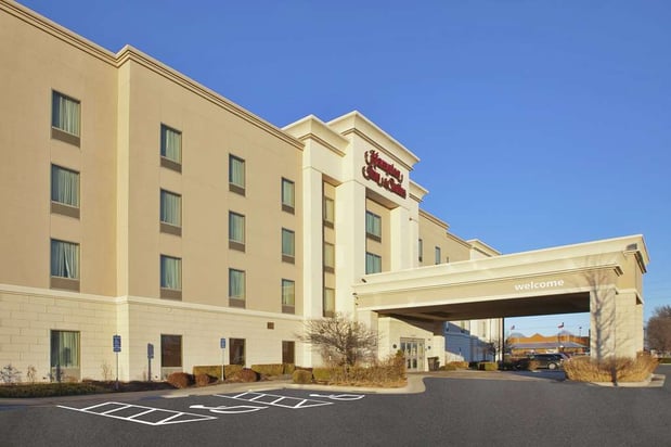 Images Hampton Inn & Suites Wichita-Northeast