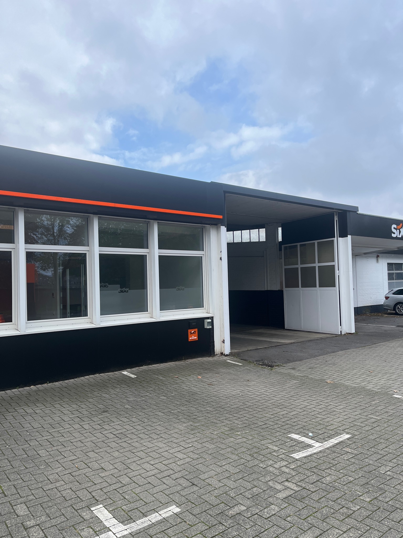 SIXT Autovermietung Krefeld, Sproedentalstr. 4 in Krefeld