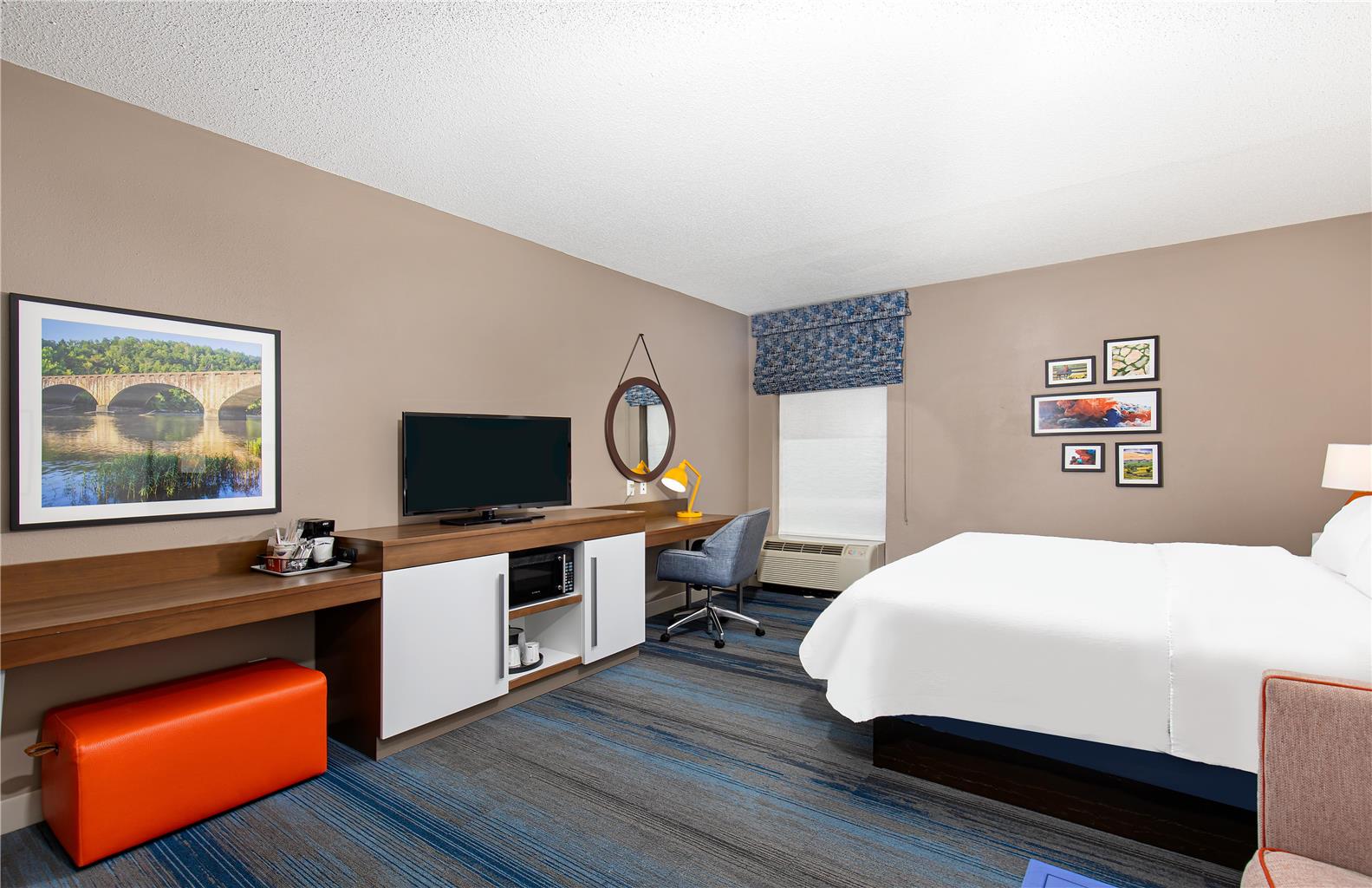 Guest room