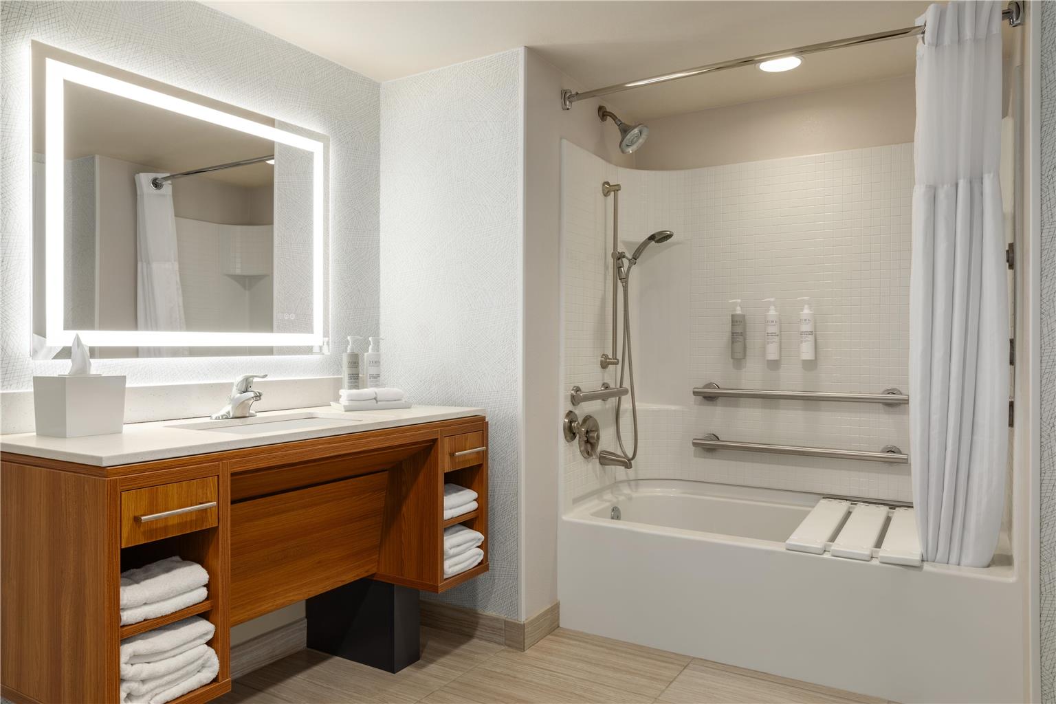 Guest room bath