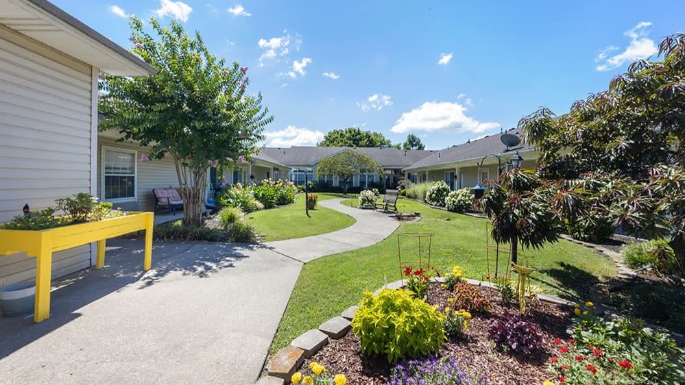 Brookdale Goodlettsville Assisted Living Courtyard