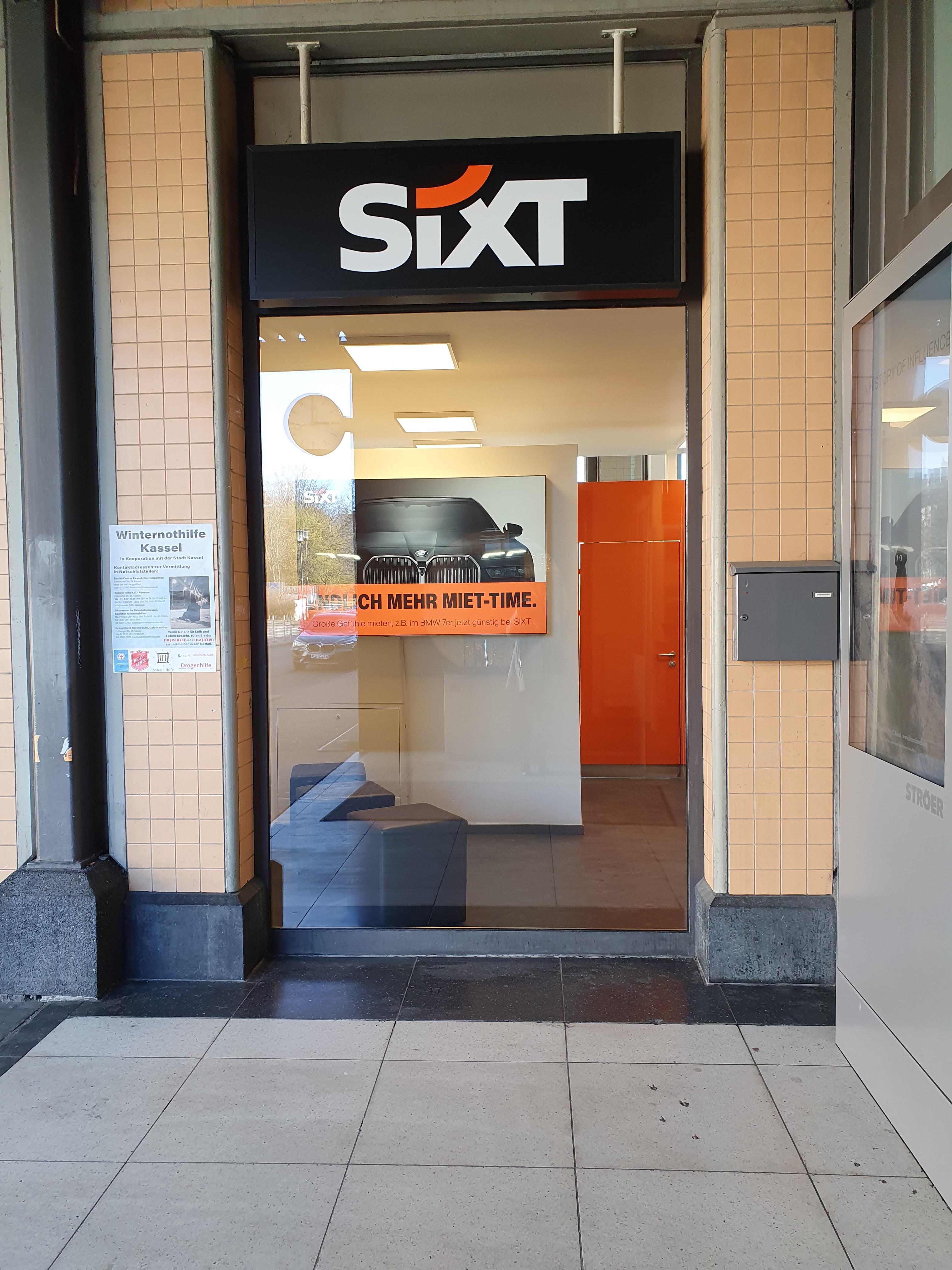 SIXT Autovermietung Kassel-Wilhelmshoehe Bahnhof, Willy-Brandt-Platz 1 in Kassel