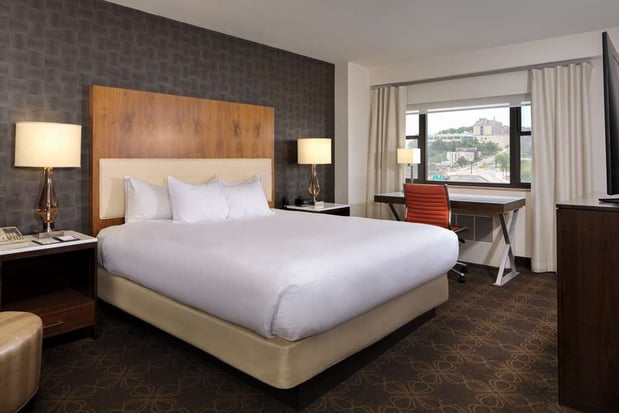 Images DoubleTree by Hilton Hotel & Suites Pittsburgh Downtown