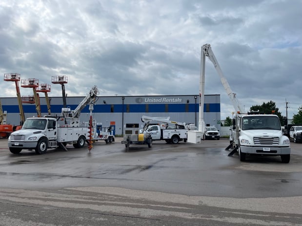 Images United Rentals - Utility Equipment & Commercial Trucks