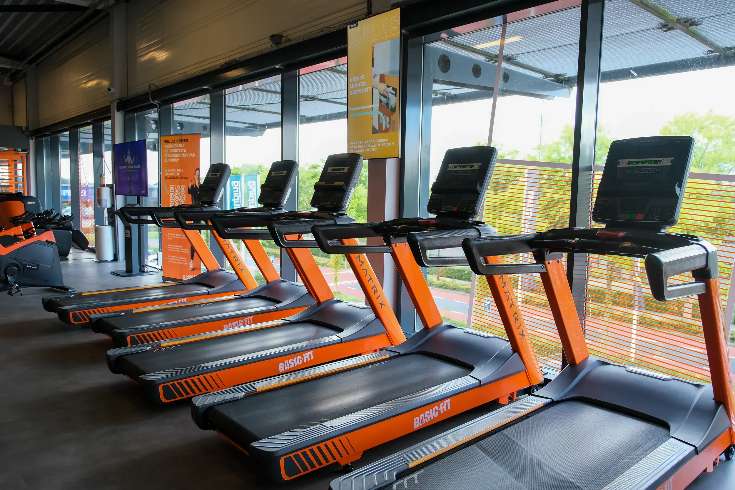 Foto's Basic-Fit 24/7