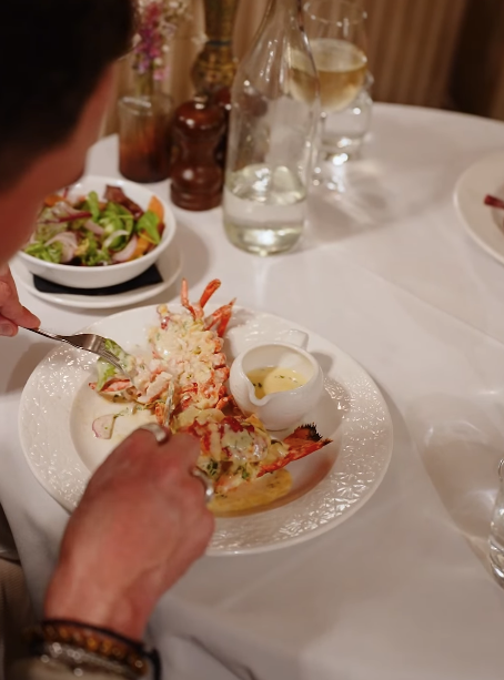 Crab & Lobster Hotel & Restaurant