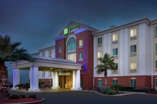 Images Holiday Inn Express & Suites San Antonio West-Seaworld Area by IHG