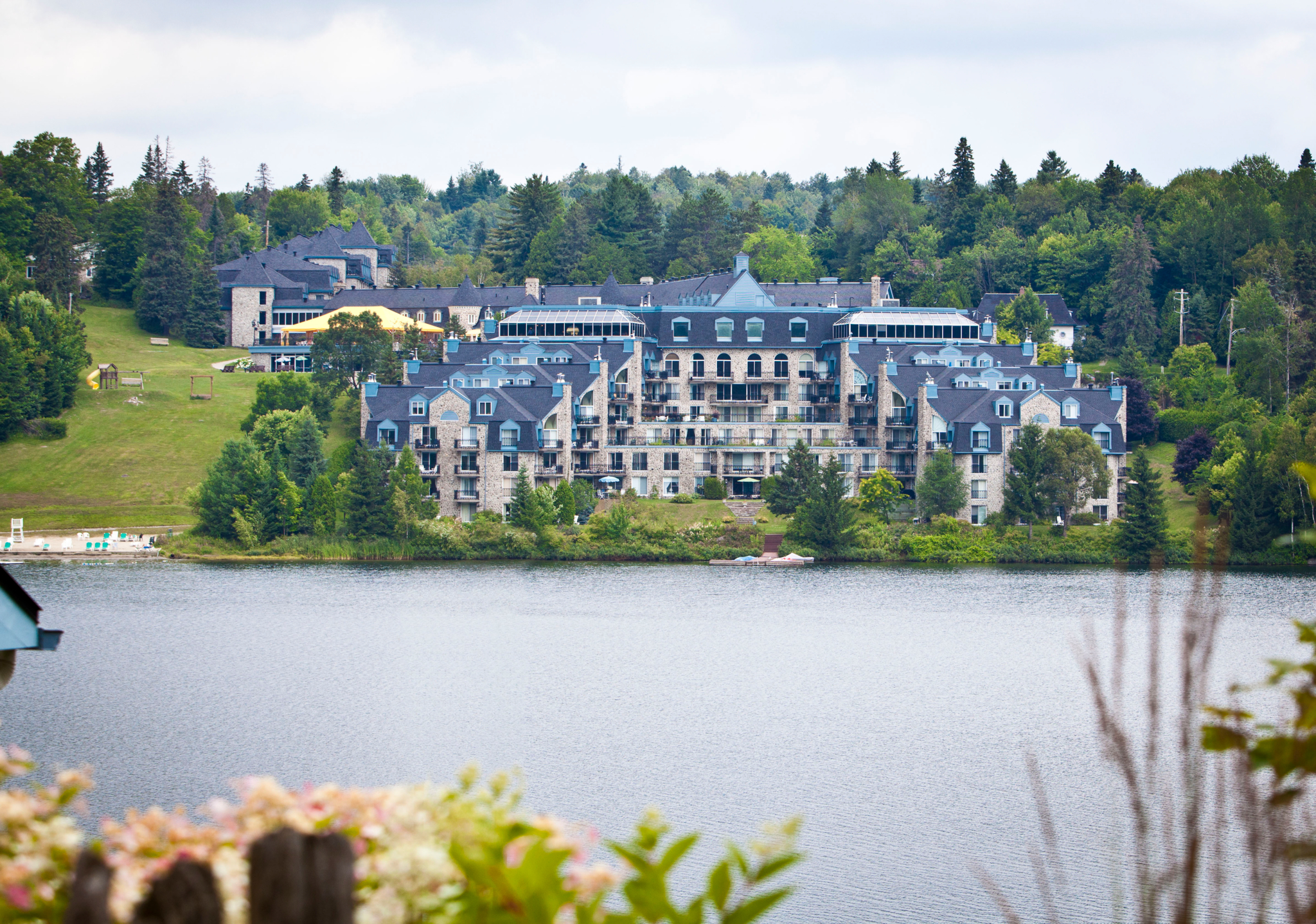 Hôtel Le Chantecler, Sainte-Adèle QC | Ourbis