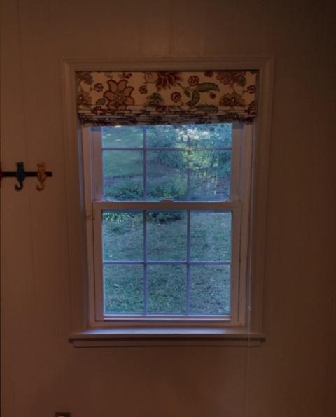 It always brings us immense joy when we see our work enhancing the interiors of a room so beautifully. Check out our gorgeous Roman Shades after installation in Tarrytown, NY. #BudgetBlindsOssining #RomanShades #ShadesOfBeauty #FreeConsultation #WindowWednesday #TarrytownNY