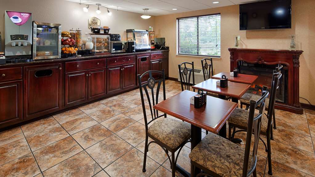Breakfast Room